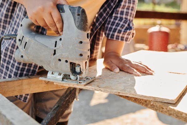 Table de sciage ergonomique : le confort au service des pros