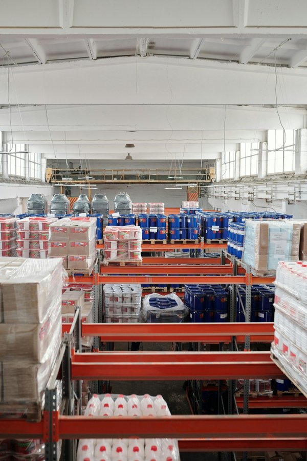 Rayonnages cantilever : optimisez votre espace de stockage